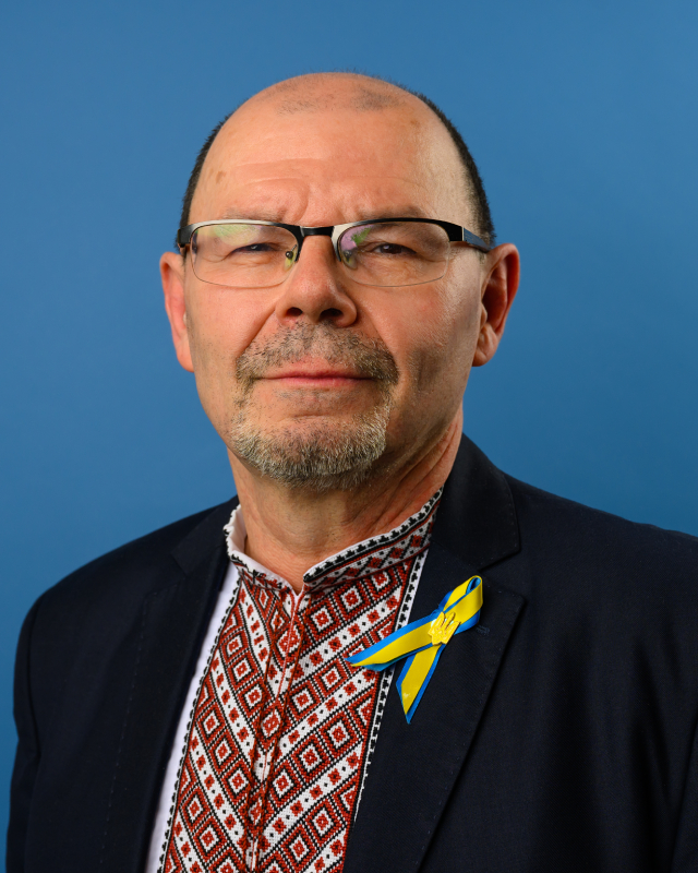 Headshot of Andrew Tarapacky